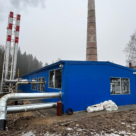 Автоматизированная блочно-модульная водогрейная котельная мощностью 12,0 МВт работает на природном газе Автоматизированная блочно-модульная водогрейная котельная мощностью 12,0 МВт работает на природном газе