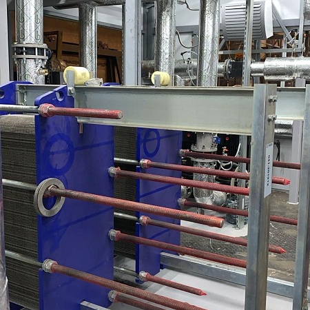 Автоматизированная блочно-модульная водогрейная котельная мощностью 12,0 МВт работает на природном газе Автоматизированная блочно-модульная водогрейная котельная мощностью 12,0 МВт работает на природном газе