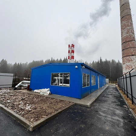 Автоматизированная блочно-модульная водогрейная котельная мощностью 12,0 МВт работает на природном газе Автоматизированная блочно-модульная водогрейная котельная мощностью 12,0 МВт работает на природном газе