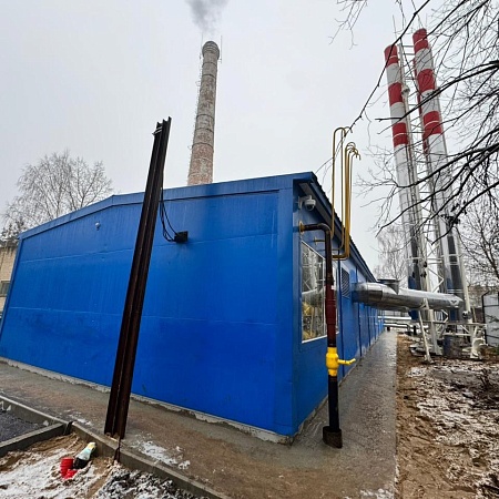 Автоматизированная блочно-модульная водогрейная котельная мощностью 12,0 МВт работает на природном газе Автоматизированная блочно-модульная водогрейная котельная мощностью 12,0 МВт работает на природном газе